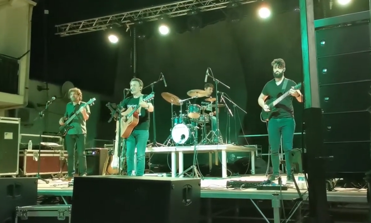 Floripes Band Música: Versiones y covers en Cáceres