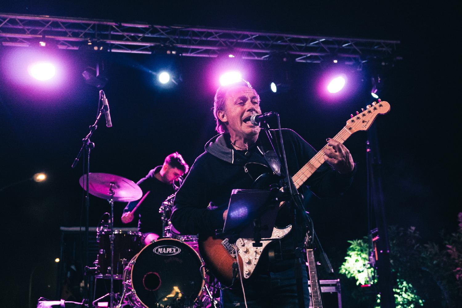 Floripes Band Música: Versiones y covers en Cáceres