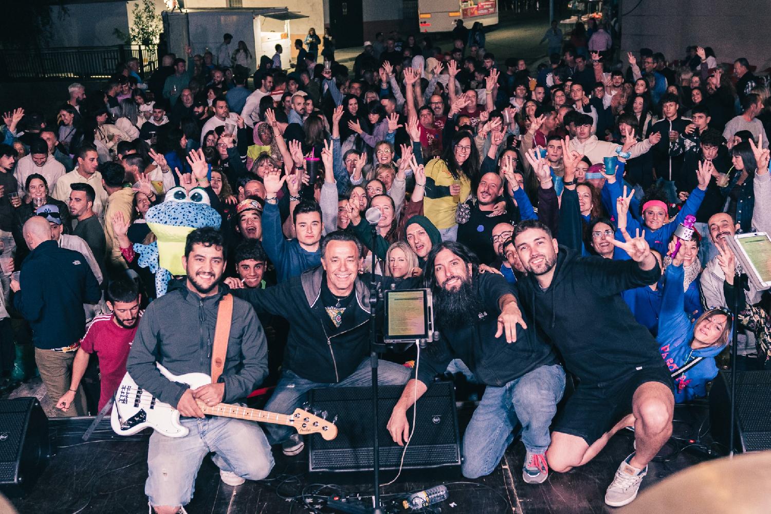 Floripes Band Música: Versiones y covers en Cáceres