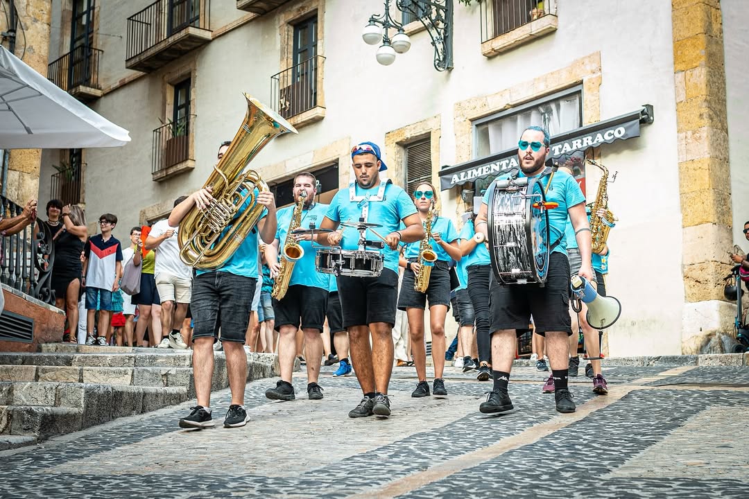 XARANGA PUJATS DE TO FESTA MAJOR | FESTA PRIVADA | CASAMENT | COMIAT | CORREBARS