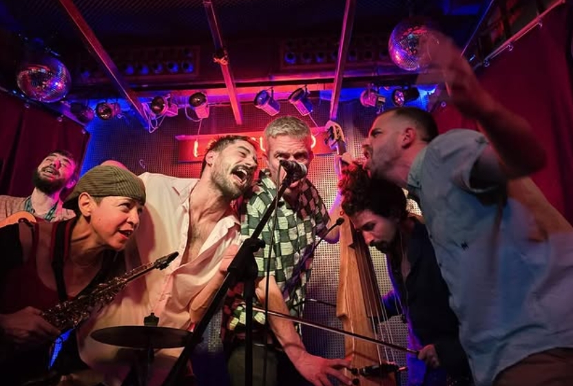 Ataca Paca Versiones eclécticas