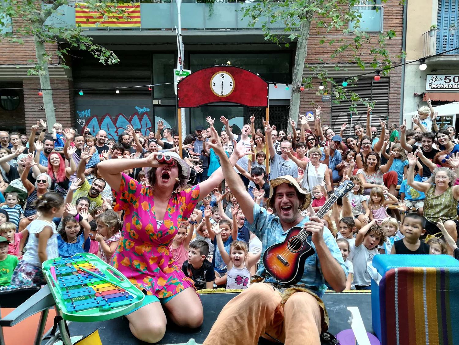 Potato omelette band Concierto interactivo y callejero de inspiración clown