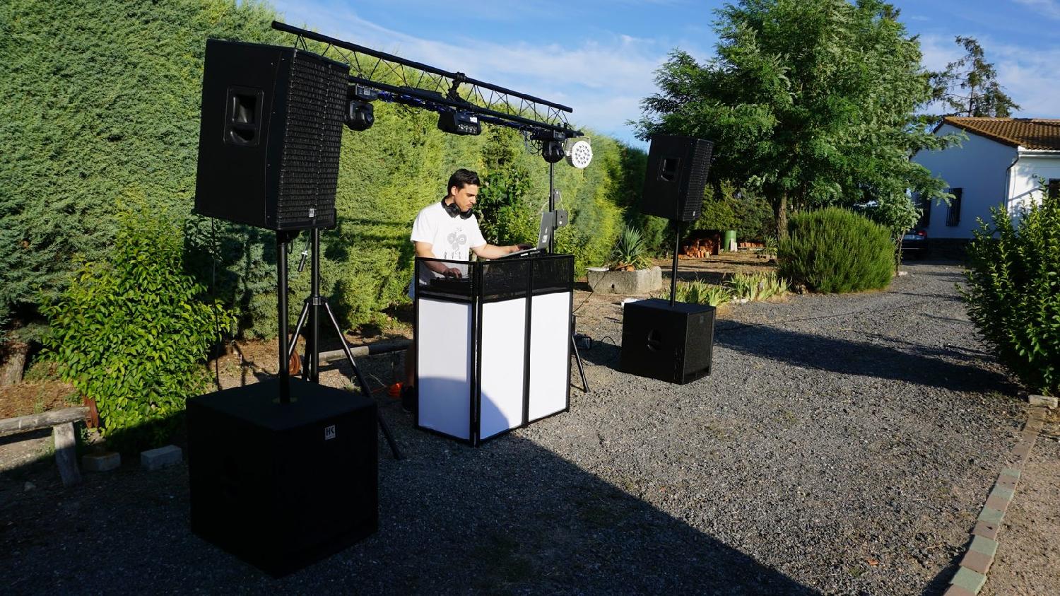 Disco Mad Alquiler de sonido, iluminación y DJ para eventos en Madrid