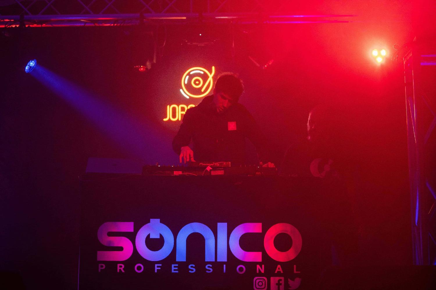 Sonico Professional Música: DJ's en Madrid