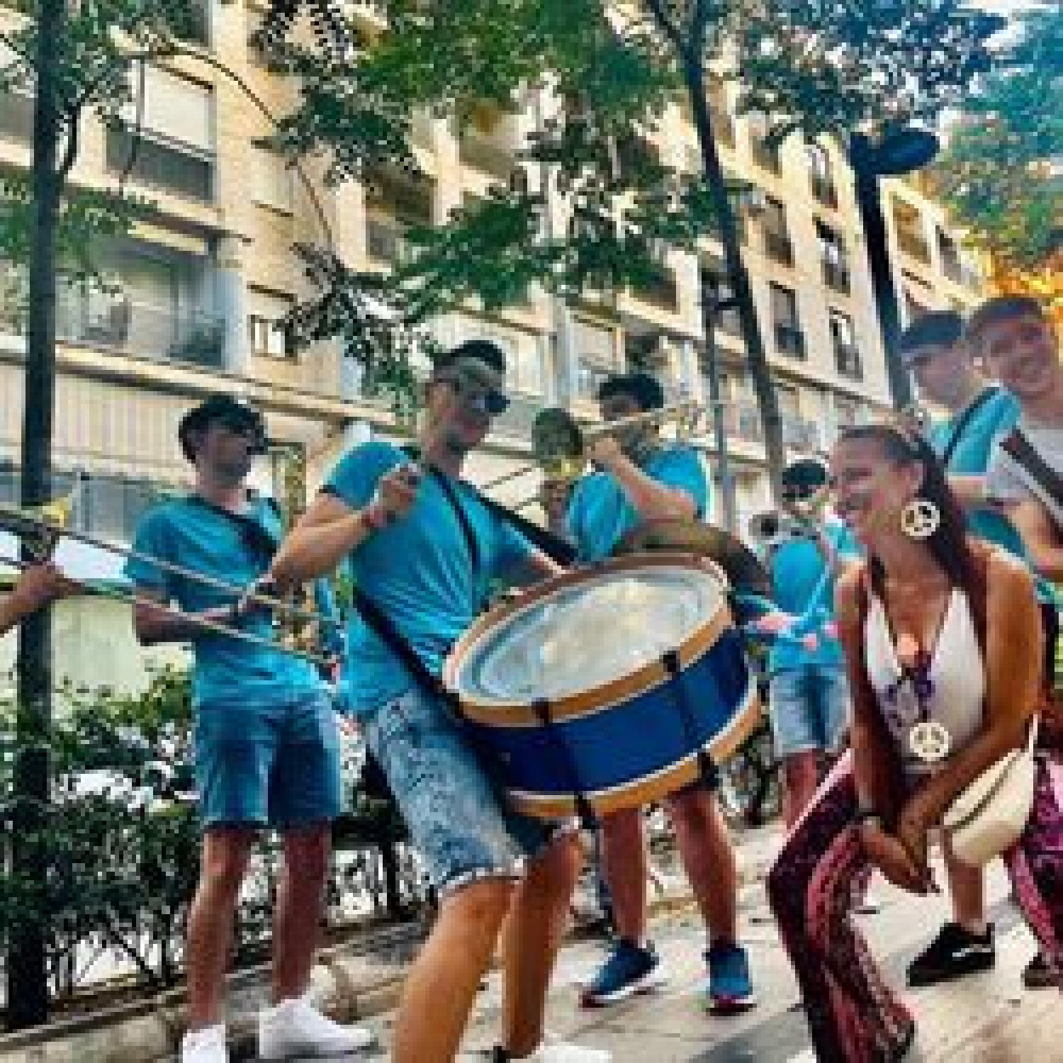 Xaranga Los Trucaos Música: Música de calle en València