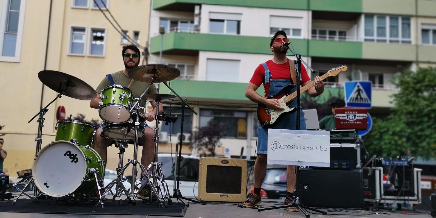 BROS BROTHERS Música: Versiones y covers en Girona