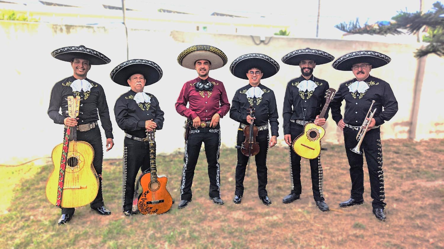 Mariachis en Valencia De Tito Ruiz Música: Folklore internacional en València